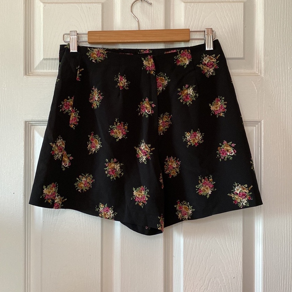 VTG 90’s Necessary Objects Dark Floral Skort Shorts Skirt - Picture 5 of 10